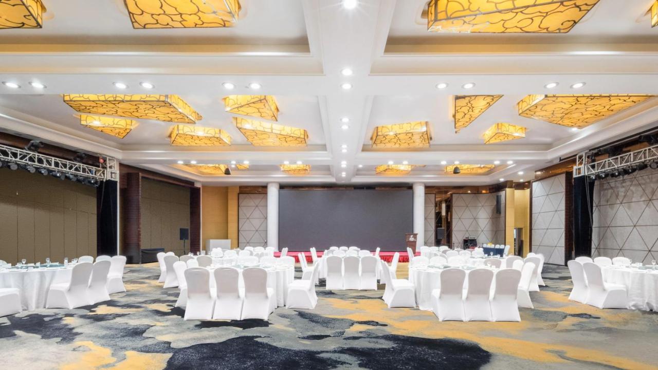 Holiday Inn Shijiazhuang Central By Ihg Εξωτερικό φωτογραφία