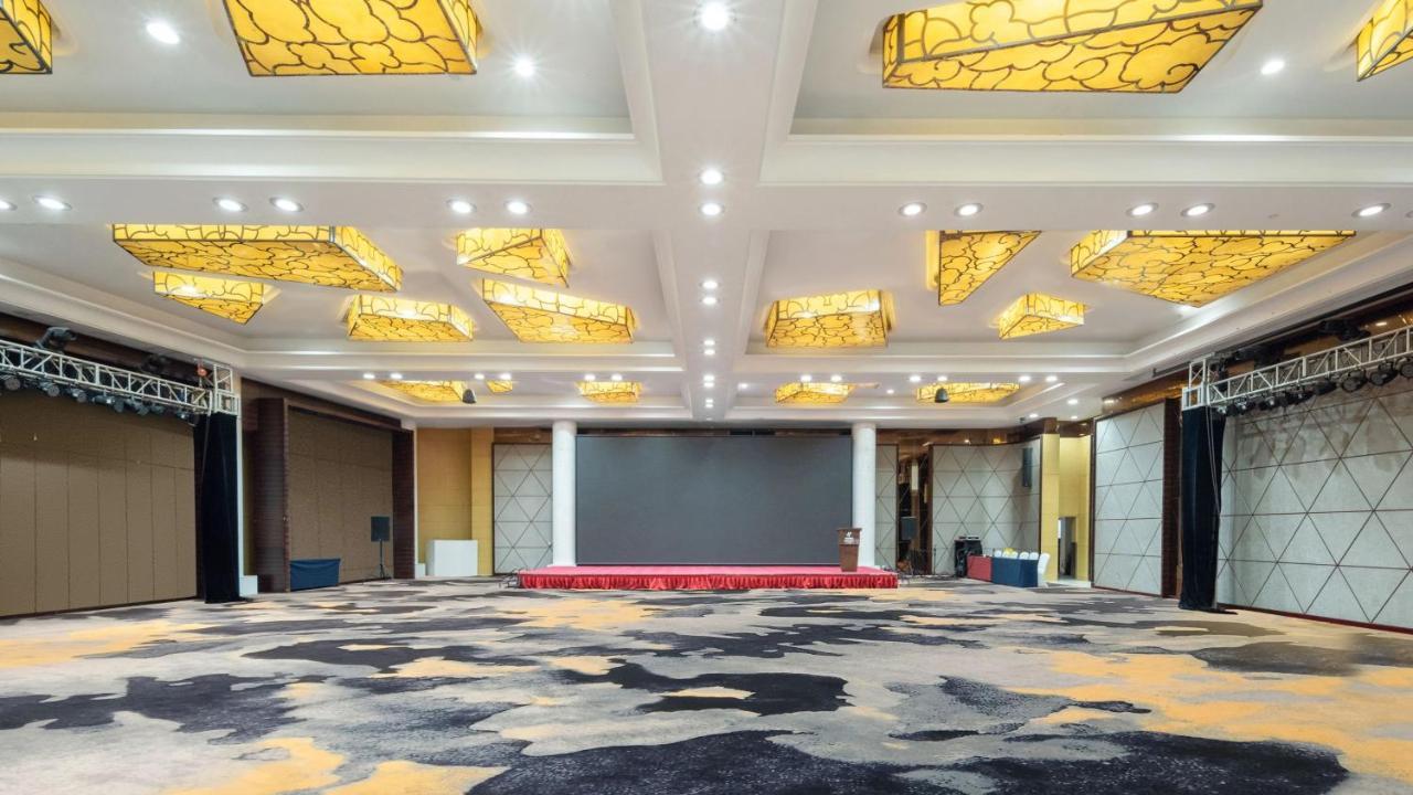 Holiday Inn Shijiazhuang Central By Ihg Εξωτερικό φωτογραφία