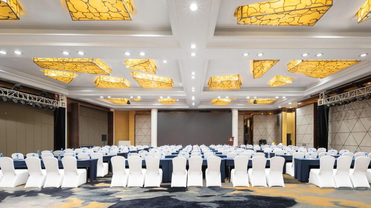Holiday Inn Shijiazhuang Central By Ihg Εξωτερικό φωτογραφία